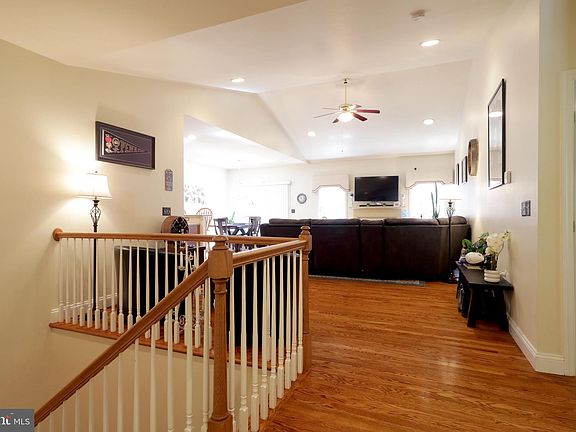 5th image of 102 Rosewood Cv