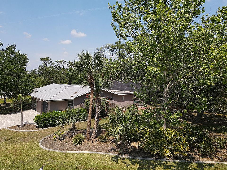 Corner Property w 4 lots