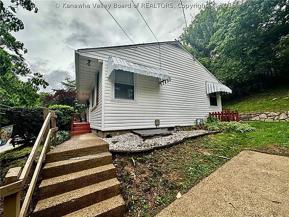 5th image of 1510 Valley Dr