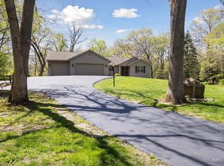2015 W Glenmoor Ln, Janesville, WI 53545
