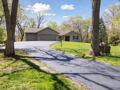 2015 West Glenmoor Lane, Janesville, WI, 53545