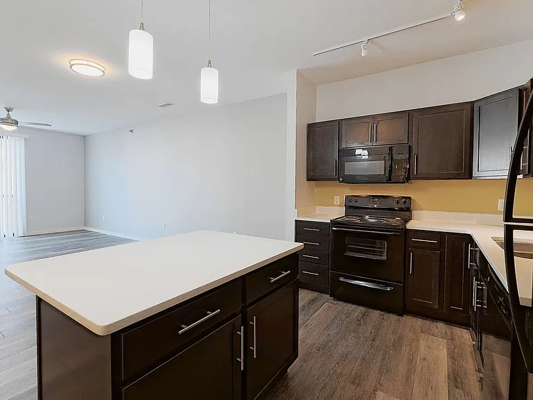 River Rock Apartments — Photo 39