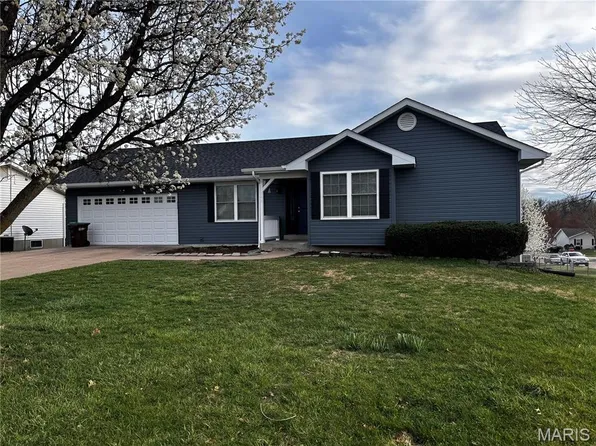 148 Castlewood Dr, Troy, MO 63379