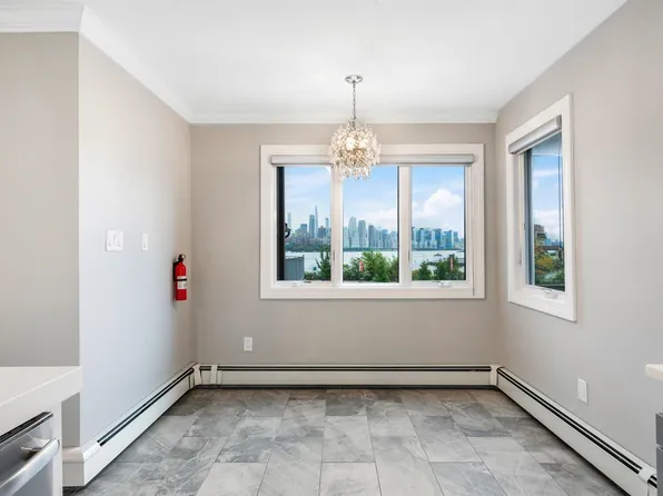 14a Riverview Circle image 12 of 35