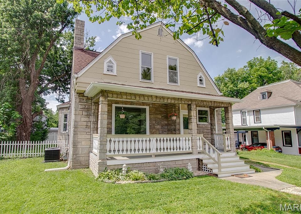 1st image of 205 E 12th St
