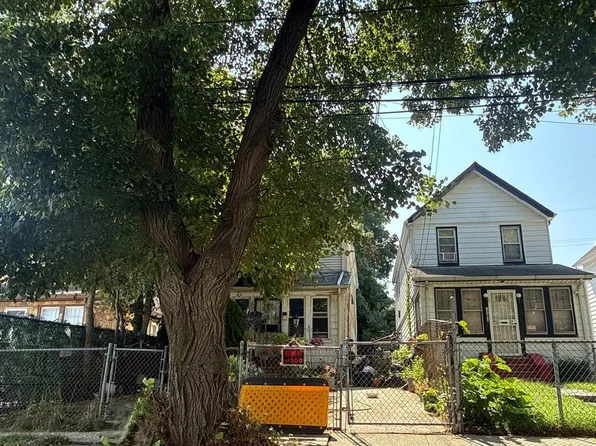 195-10 Sagamore Avenue image 1 of 4