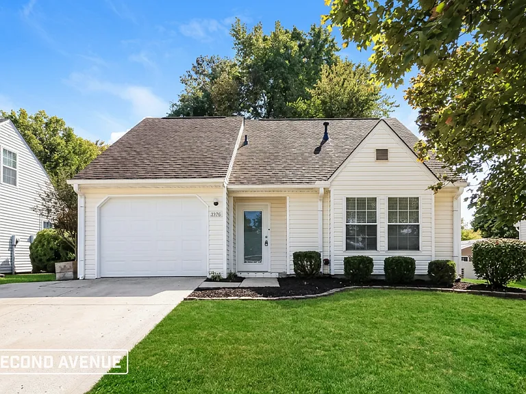 2370 Iron Horse Dr — Photo 1