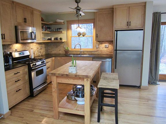 Open floorplan kitchen