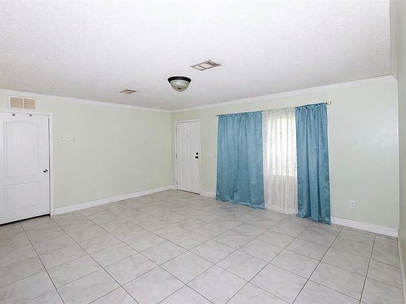 3rd image of 18057 SW 37th St