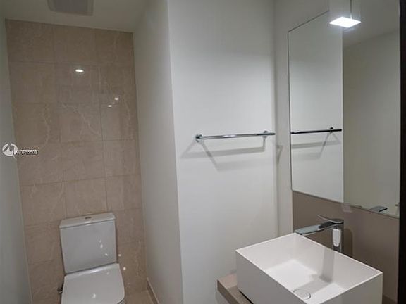 3rd image of 1000 Brickell Ave #3411