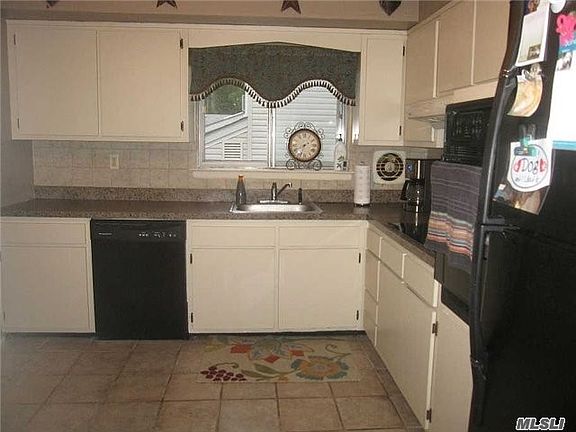5th image of 385 Forest Ave