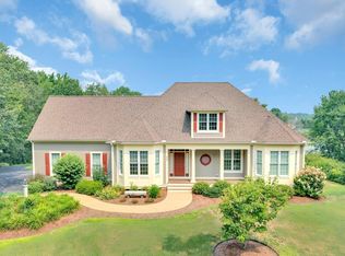 11 Miscoe Rd, Mendon, MA 01756