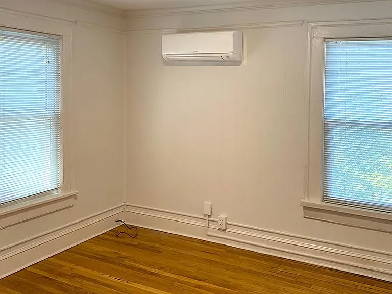 904 Saint Charles Ave NE #2 — Photo 8