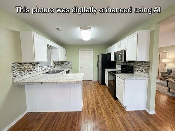 4th image of 501 Crystal St