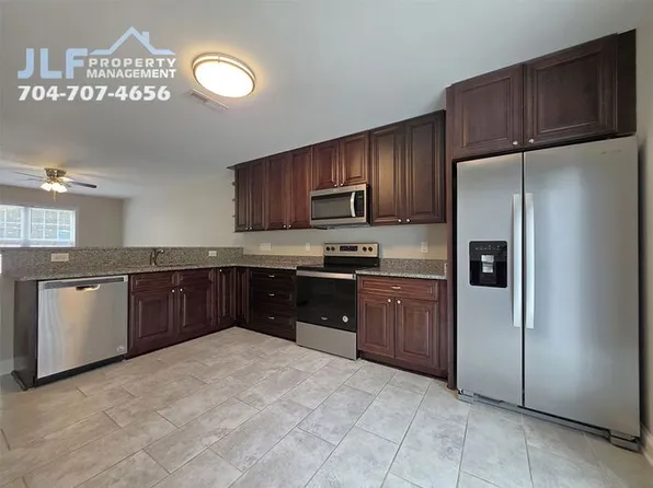 420 Balfour Dr, Salisbury, NC 28147