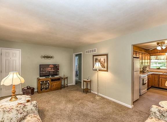 4th image of 1312 E Antrim Ln