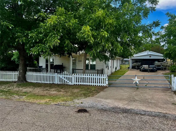 169 Glenn St, Bluff Dale, TX 76433