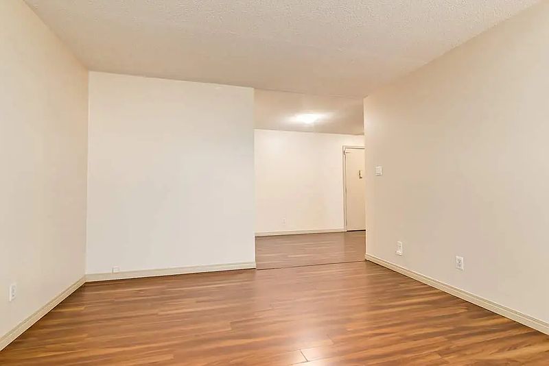 Edmonton Apartment for rent - 2 Bedrooms — photo 12