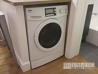 Rented by R New York