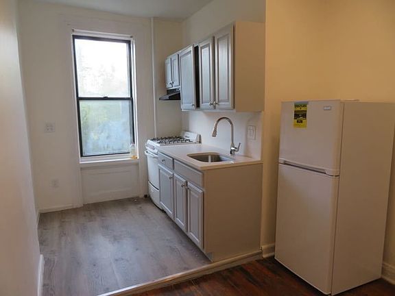 3rd image of 448 3rd Ave #2L