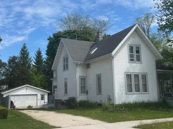 154 South East STREET, Elkhart Lake, WI 53020