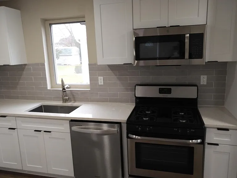 8 Glassboro Ave — Photo 3