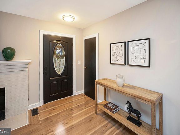 4th image of 522 White Oak Rd