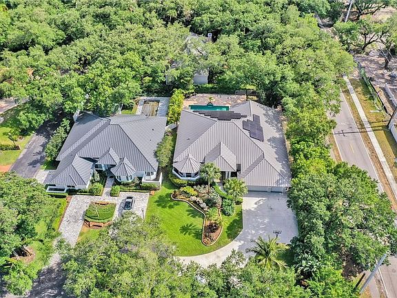 2nd image of 3930 N Laurel Oak Way