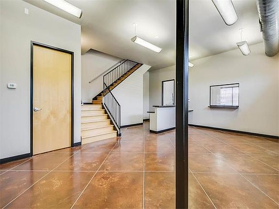 3rd image of 7700 Cat Hollow Dr