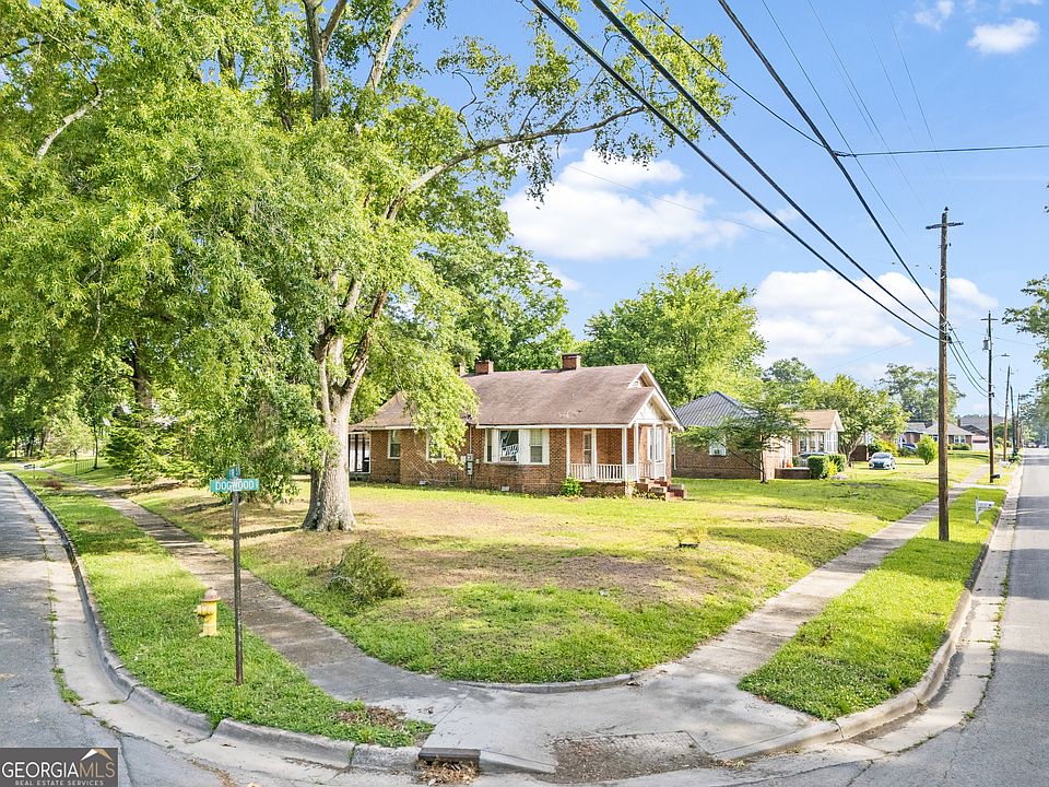 1st image of 4 Dogwood St NE
