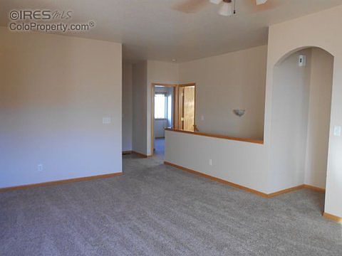 5th image of 372 Buffalo Dr
