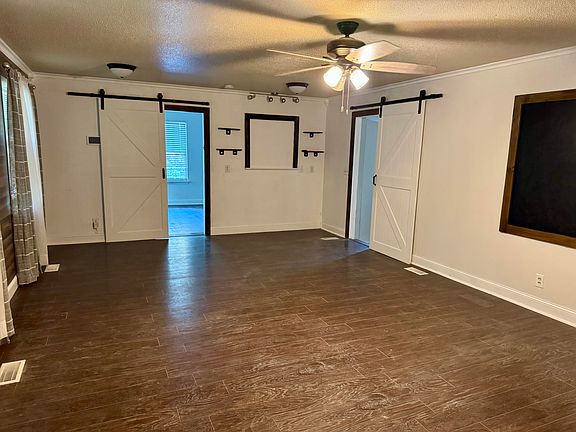 3rd image of 220 W Crest Rd