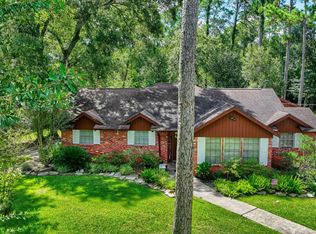1200 Plantation Dr, Dickinson, TX 77539