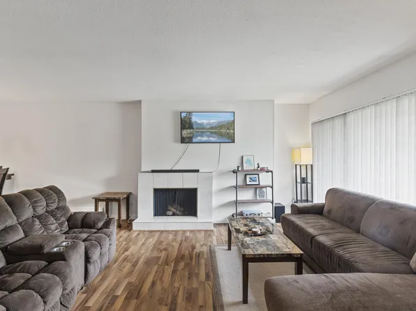 4207 Lakeside Ave N APT 328, Brooklyn Center, MN 55429