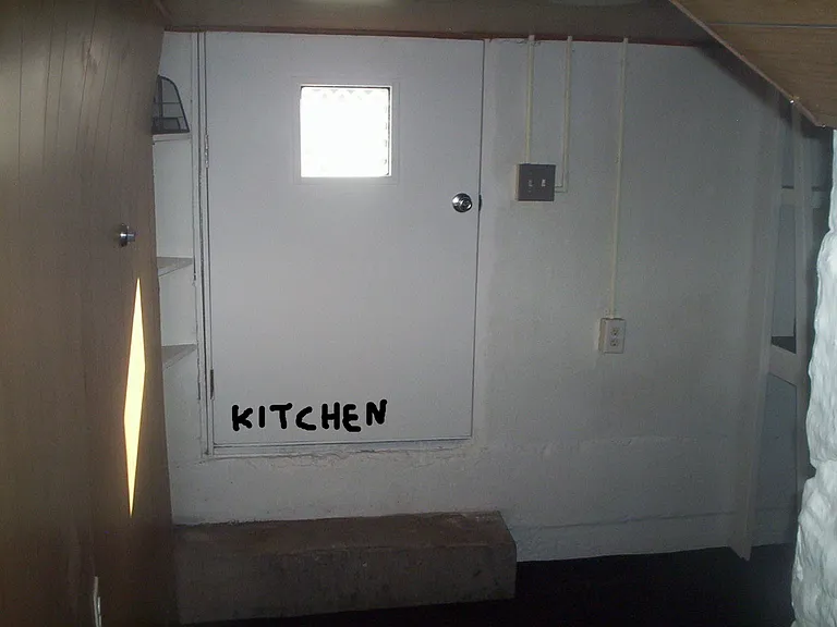 241 E Union St — Photo 2