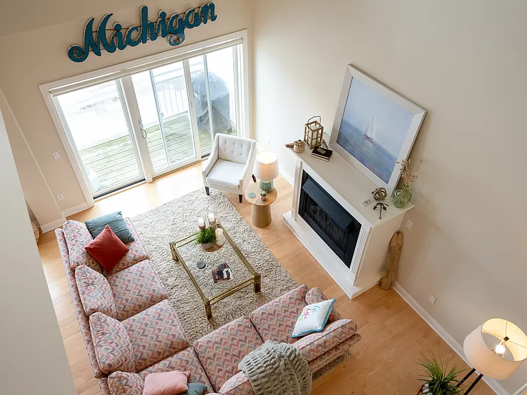 917 W Savidge St #27 — Photo 31