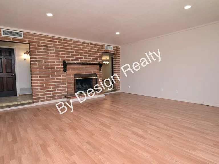 361 E Calle Arizona — Photo 9