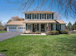 29 Coupler Dr, Stewartstown, PA 17363