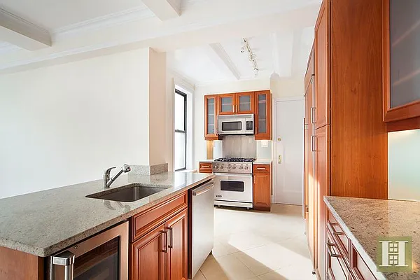 Rented by Halstead Real Estate | media 9