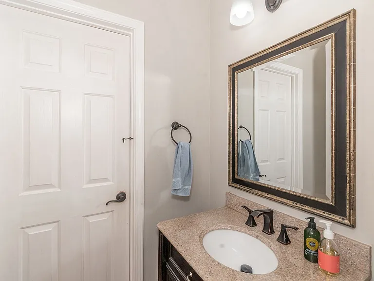 1450 Hillcrest Hts — Photo 31
