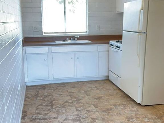 3rd image of 2750 N Balboa Ave APT 4103
