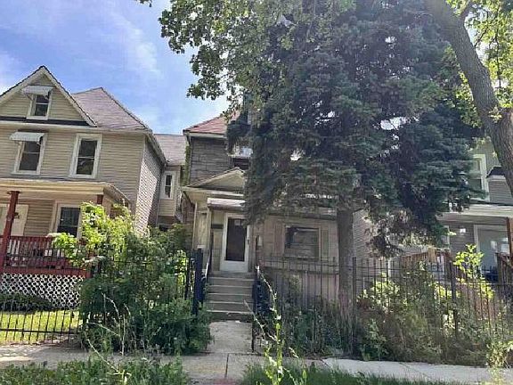 2nd image of 171 N Lorel Ave