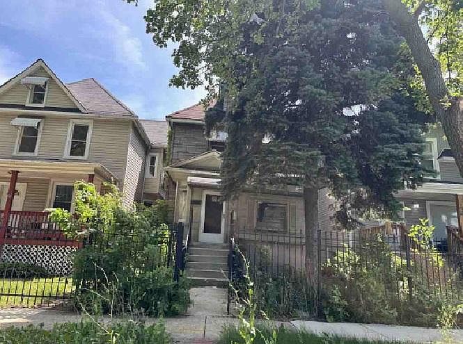 1st image of 171 N Lorel Ave