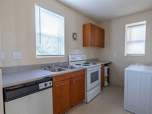 5th image of 2807 Barton Ave APT 2