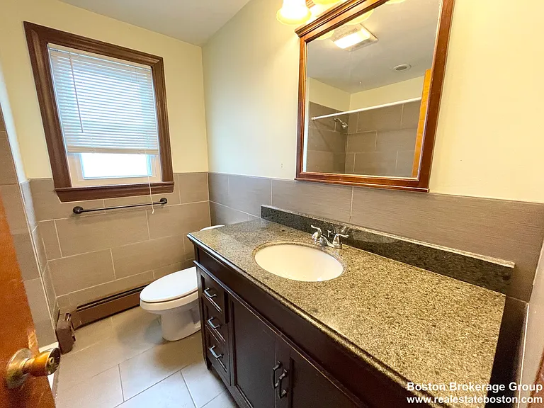 5 Oswald St #5 — Photo 6