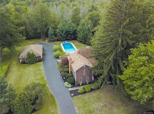 375 Oak St, Youngstown, NY 14174