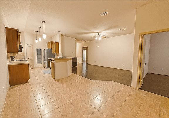 3rd image of 6628 Hawkins Hill Ln