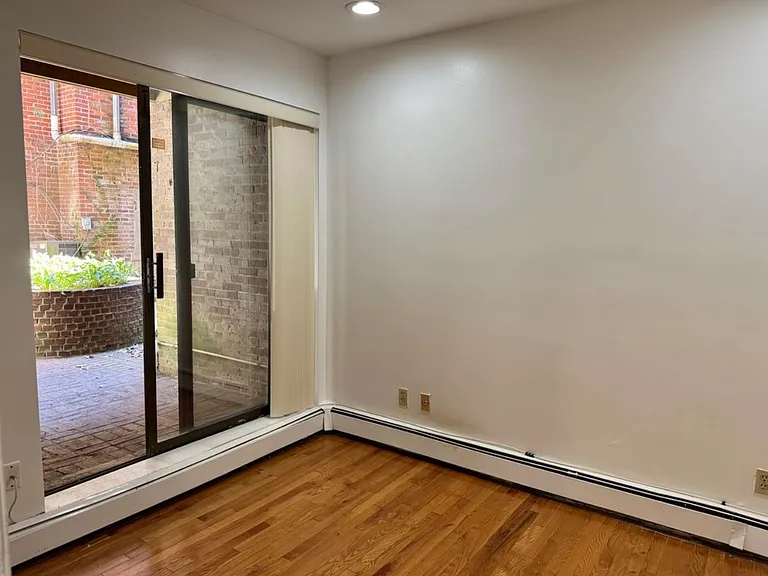 390 Riverway St #2 — Photo 17