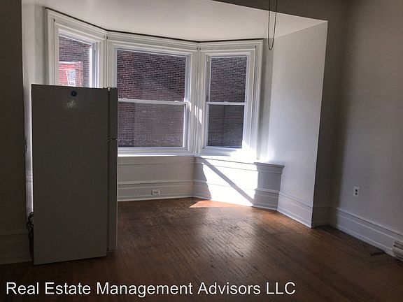 4th image of 5029 N Penn St #B