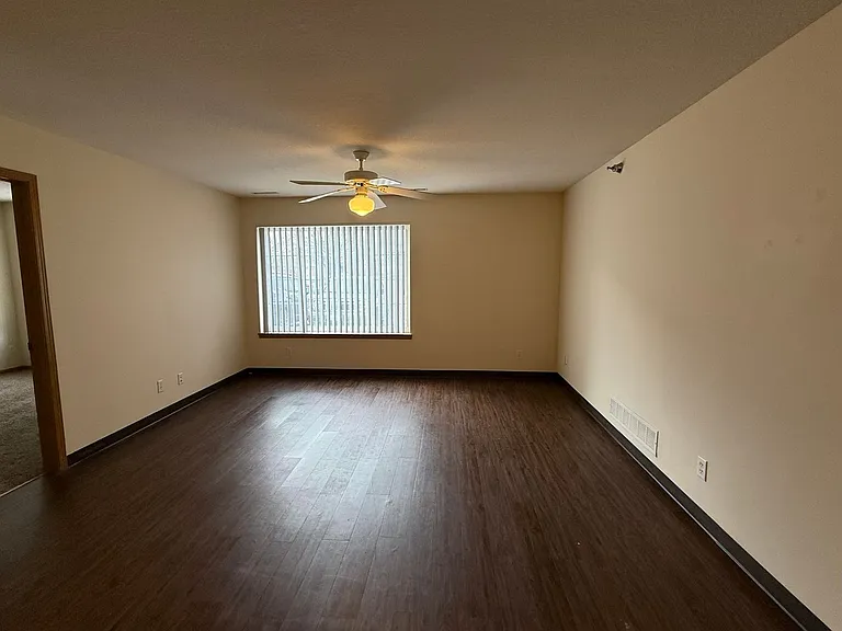 221 Crystal St — Photo 41